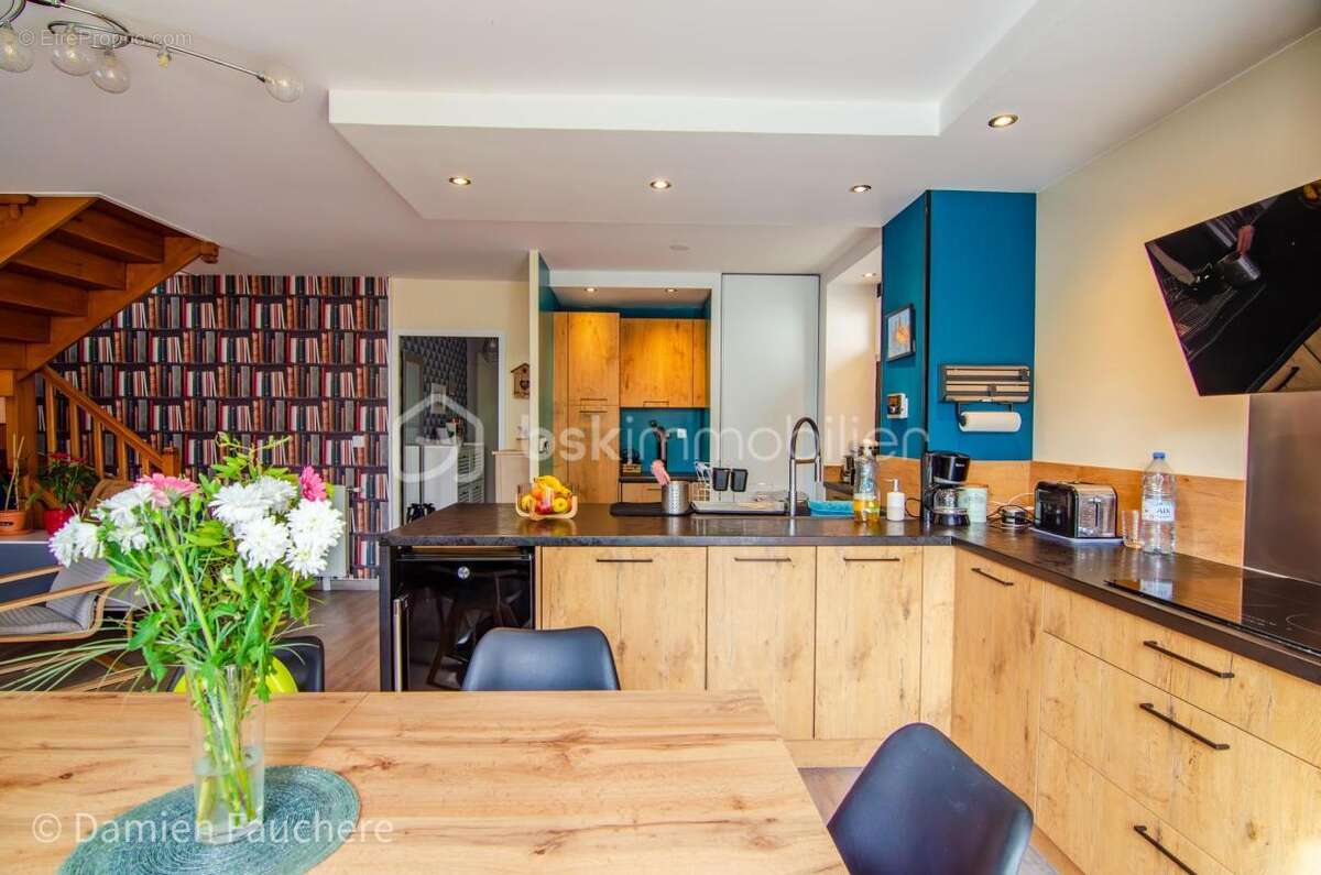 Maison à VAUX-LE-PENIL