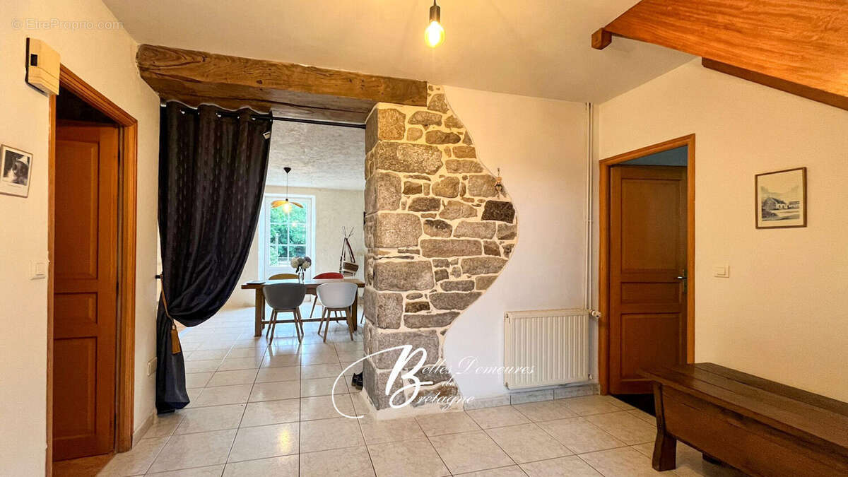 Maison à LOCRONAN