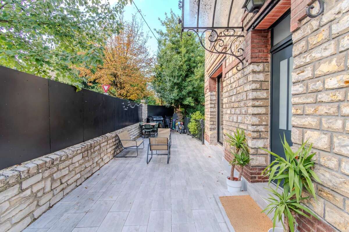 Maison à MONTMORENCY