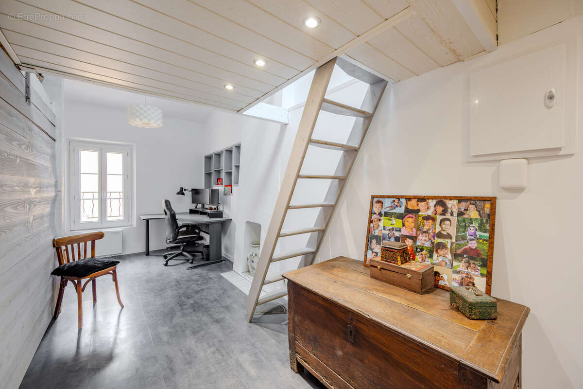 Appartement à LA VALETTE-DU-VAR