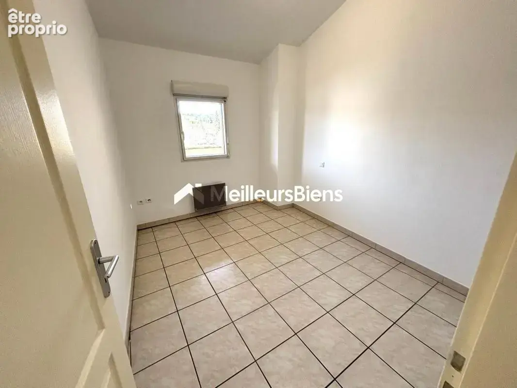 Appartement 15 pièces 300 m² à vendre à Bourg-Saint-Andeol (07700) - photo 3