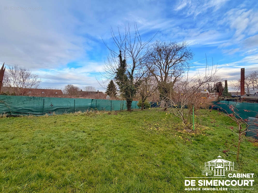 Maison à QUEVAUVILLERS