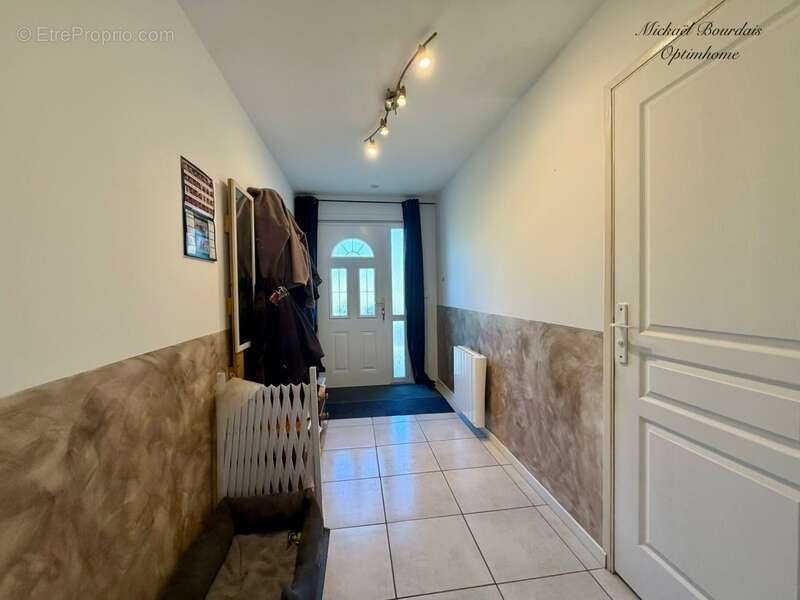 Maison à PONTVALLAIN