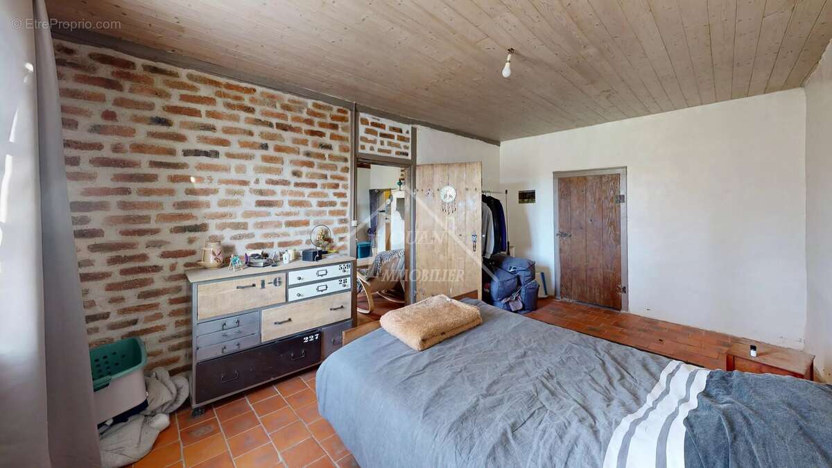 Maison à NEUILLY-LE-REAL