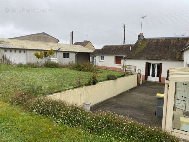 Maison de caractère dans le centre de PARIGNE L'EVEQUE - photo 3