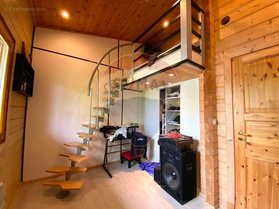 Maison à LA GRIPPERIE-SAINT-SYMPHORIEN