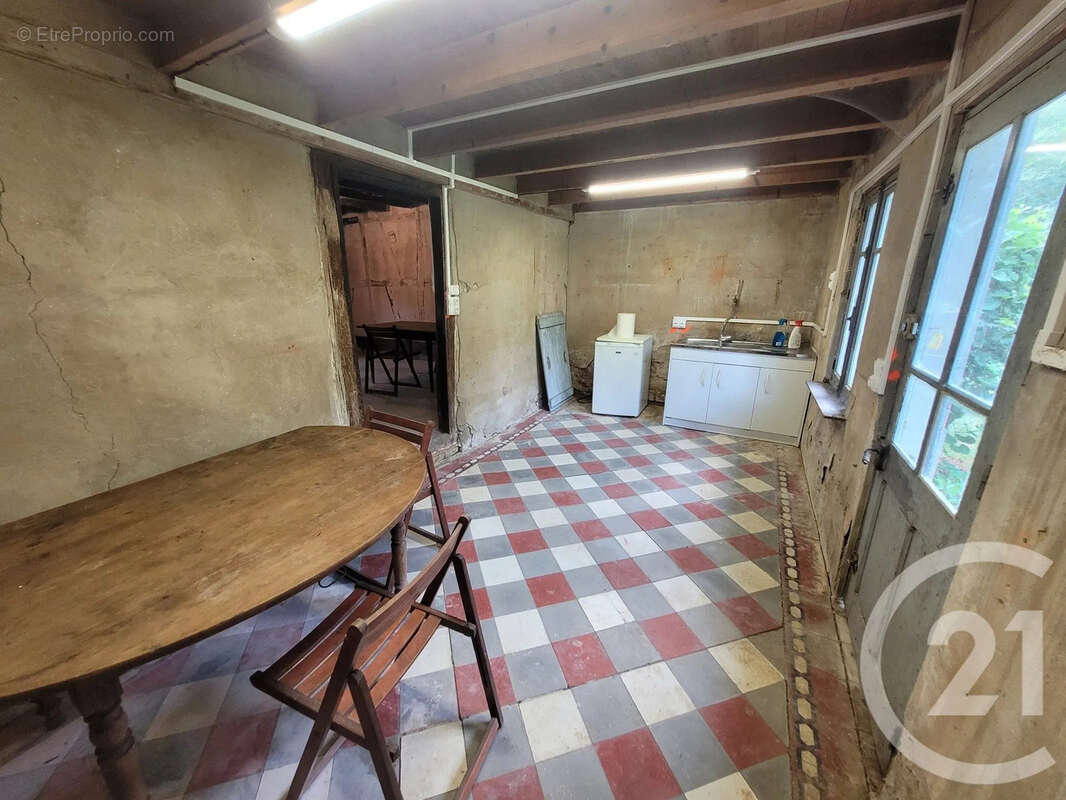 Maison 93 m² à La Chapelle-Thecle  - photo 4