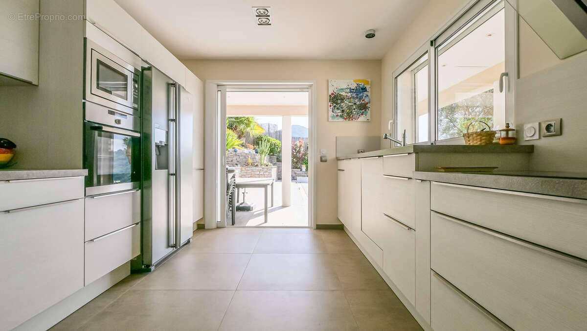 Maison à LA LONDE-LES-MAURES