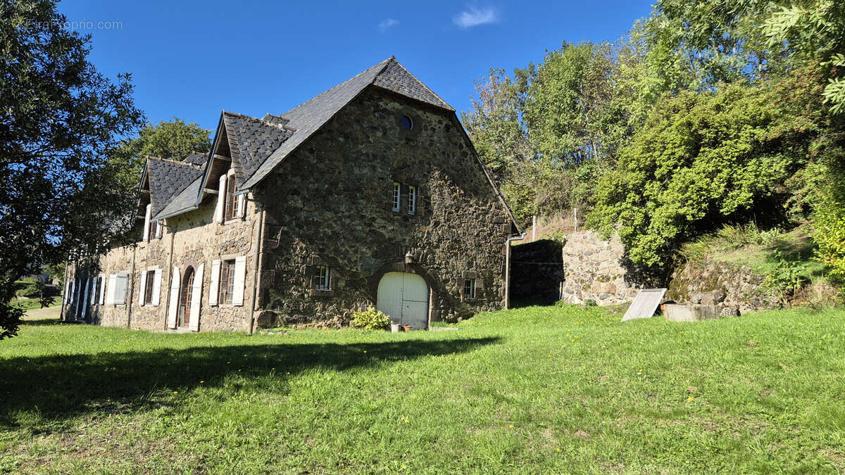Maison à SAINT-CERNIN