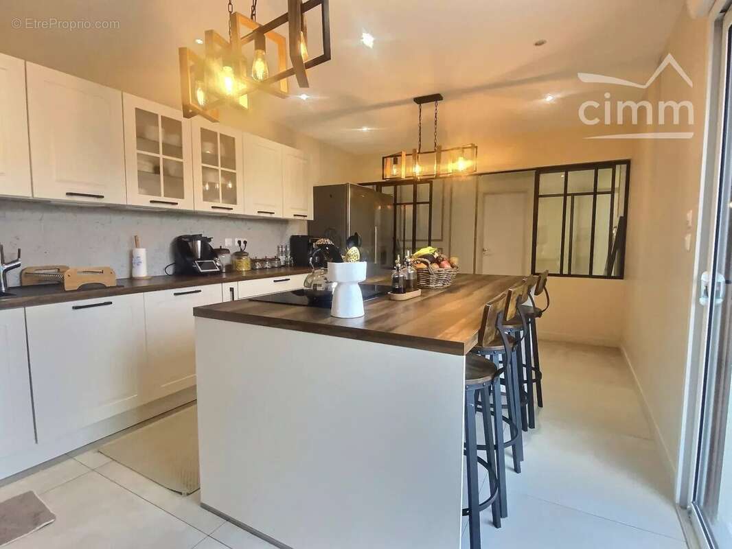 Maison à SAINT-SULPICE-DE-POMMERAY