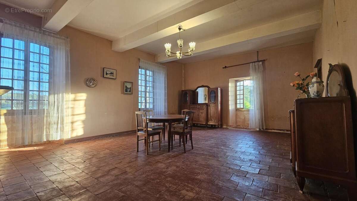 Maison à CASTELNAU-DE-MONTMIRAL