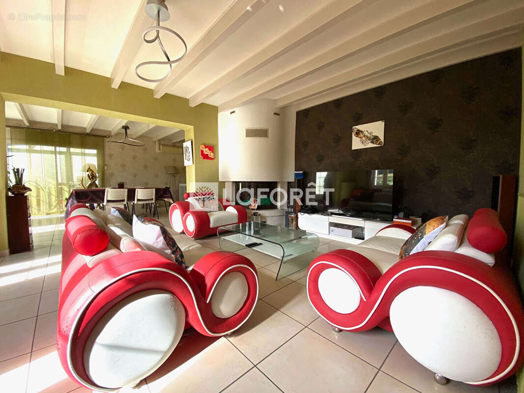 Maison à SAINT-GEORGES-DES-COTEAUX