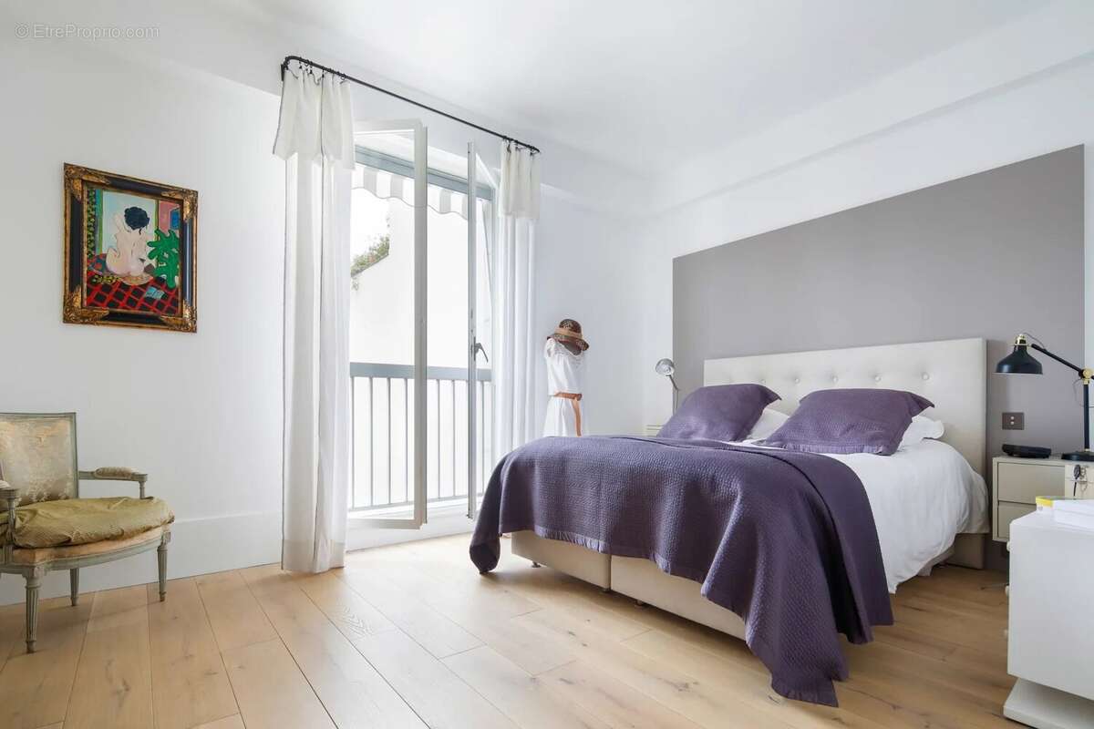 Appartement à PARIS-7E