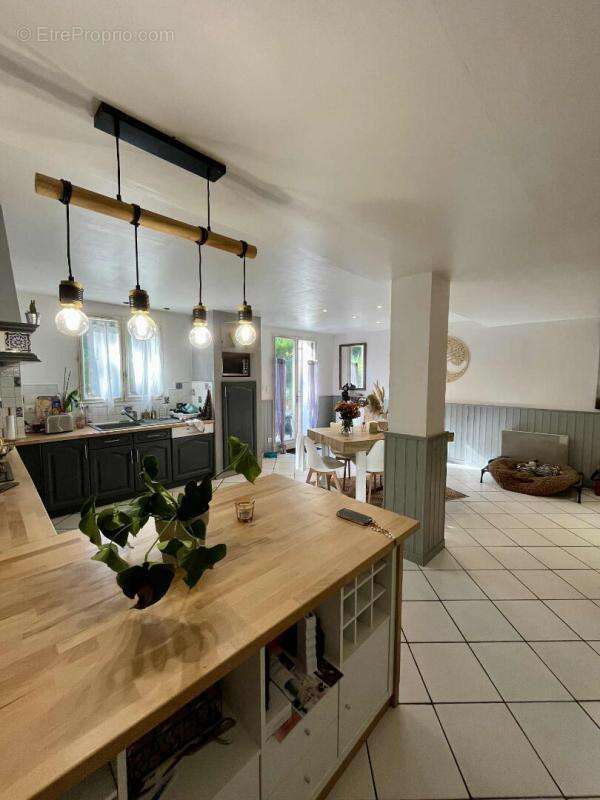 Maison à CHATEAU-L&#039;EVEQUE