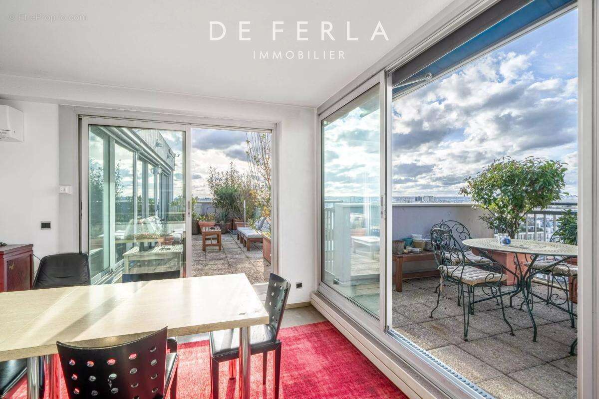 Appartement à PARIS-14E