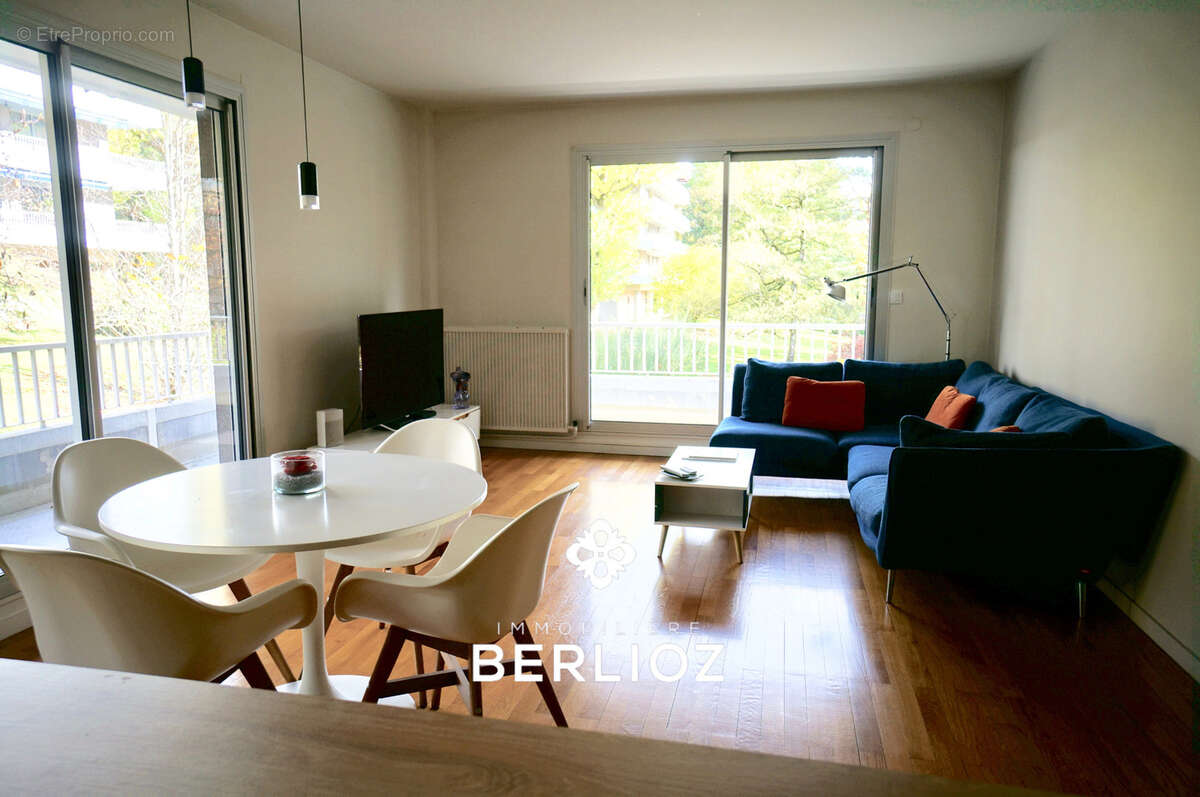 Appartement à MEYLAN