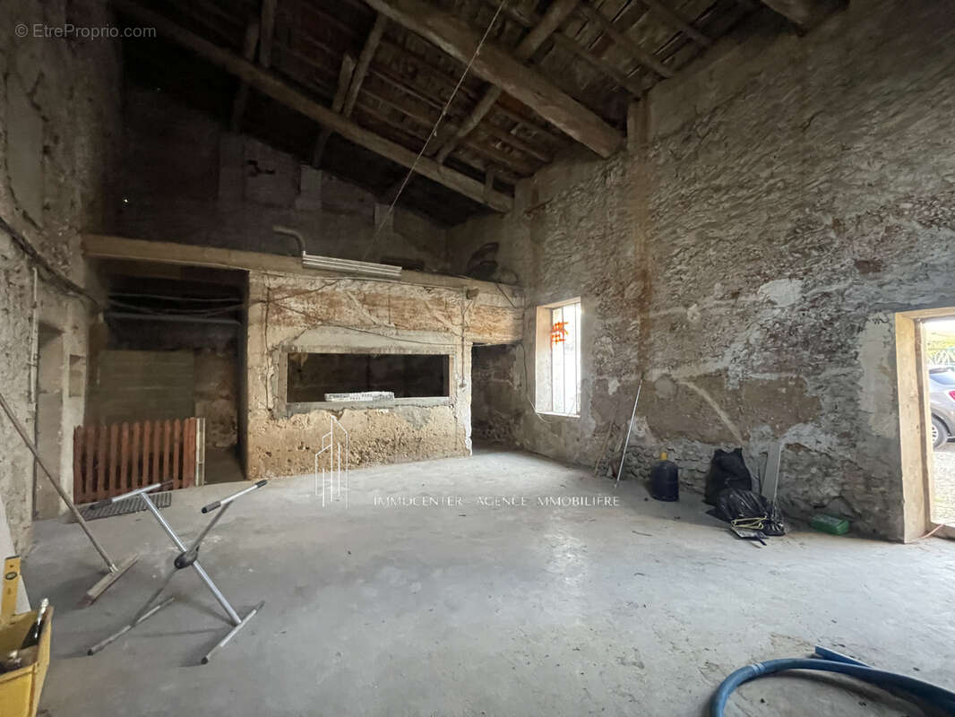 Maison à ANNEYRON
