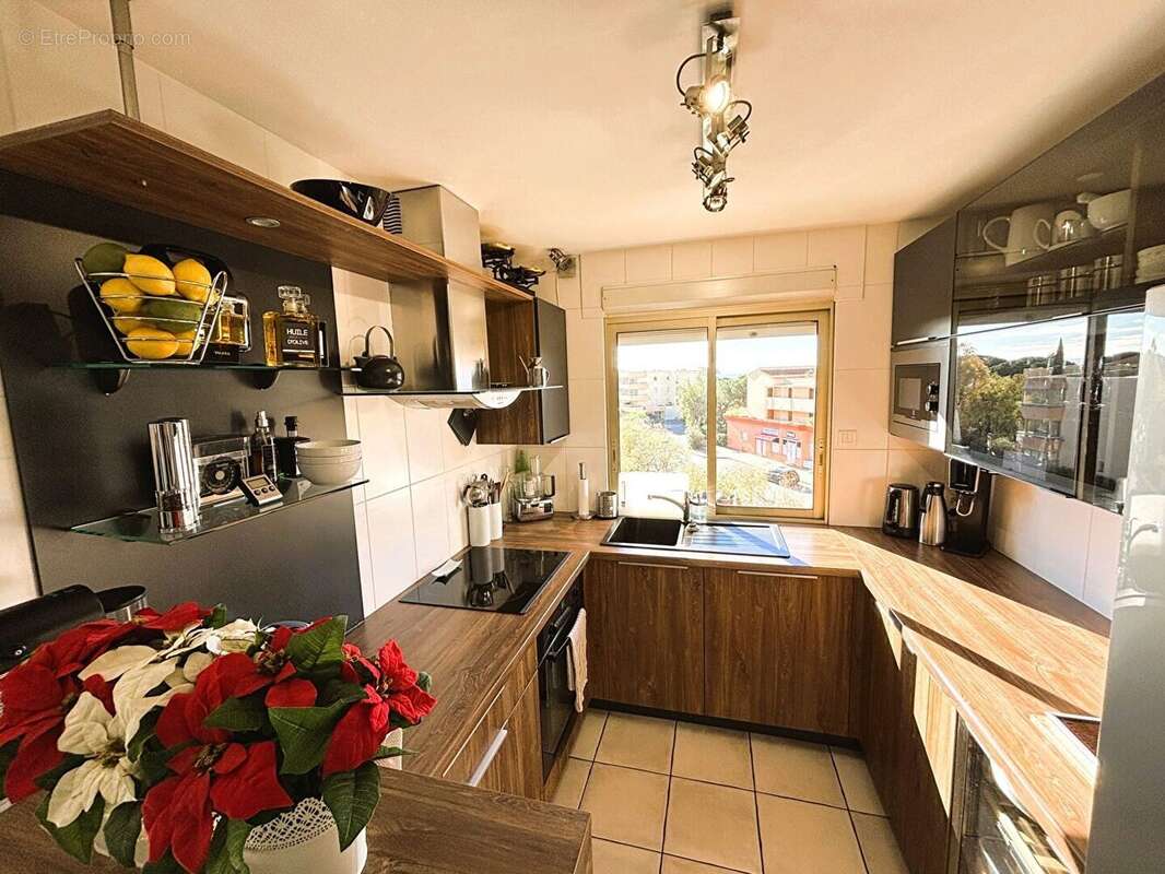 Appartement à LA LONDE-LES-MAURES