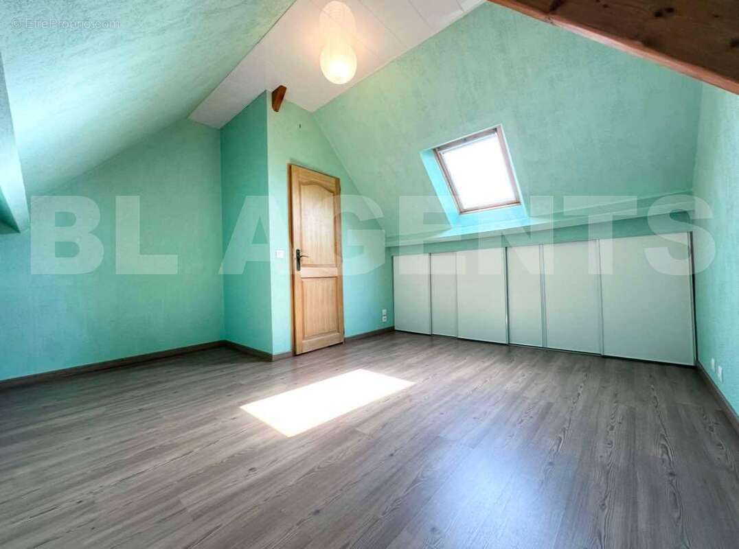 Messenger_creation_F9275415-D69C-4284-8117-1A48315ABADE - Maison à DIEPPE