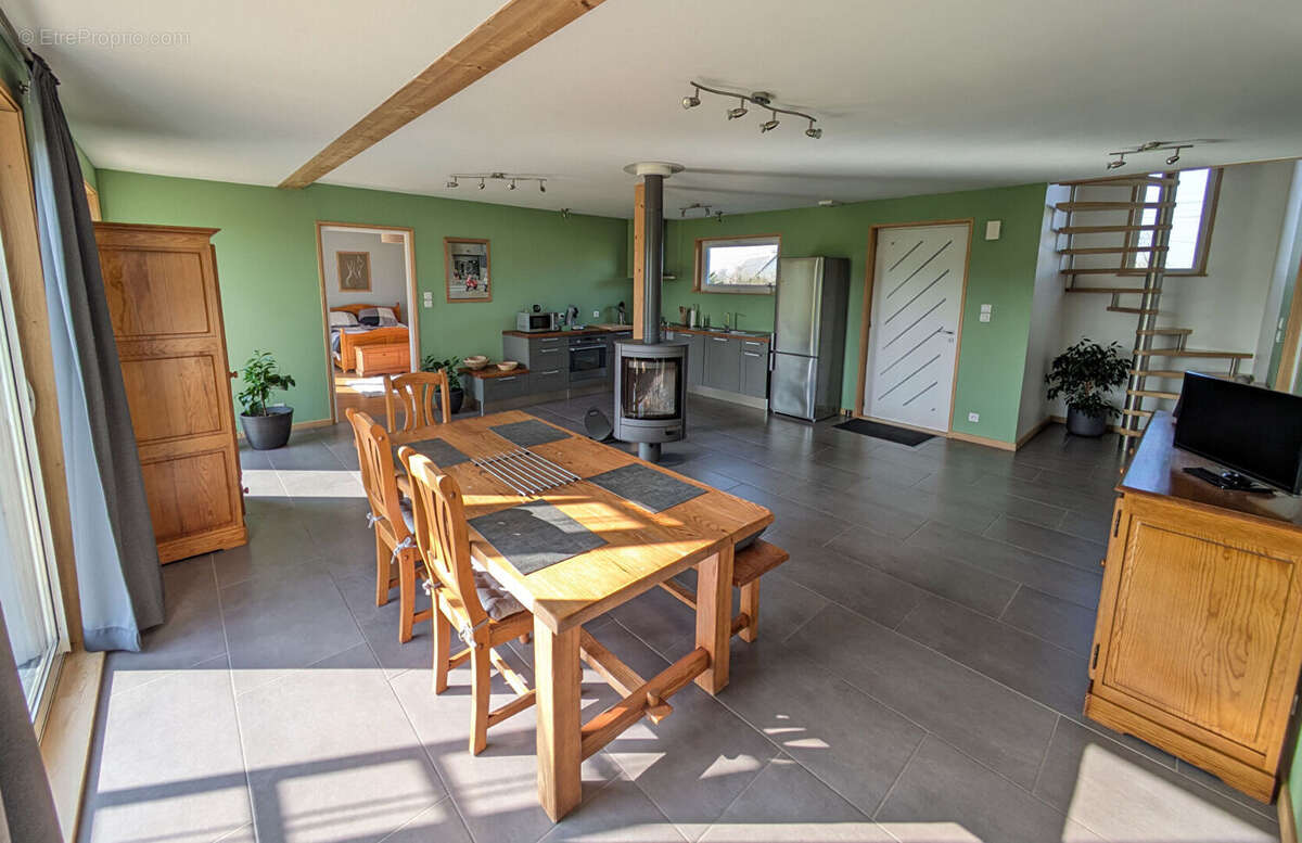 Maison à EMONDEVILLE