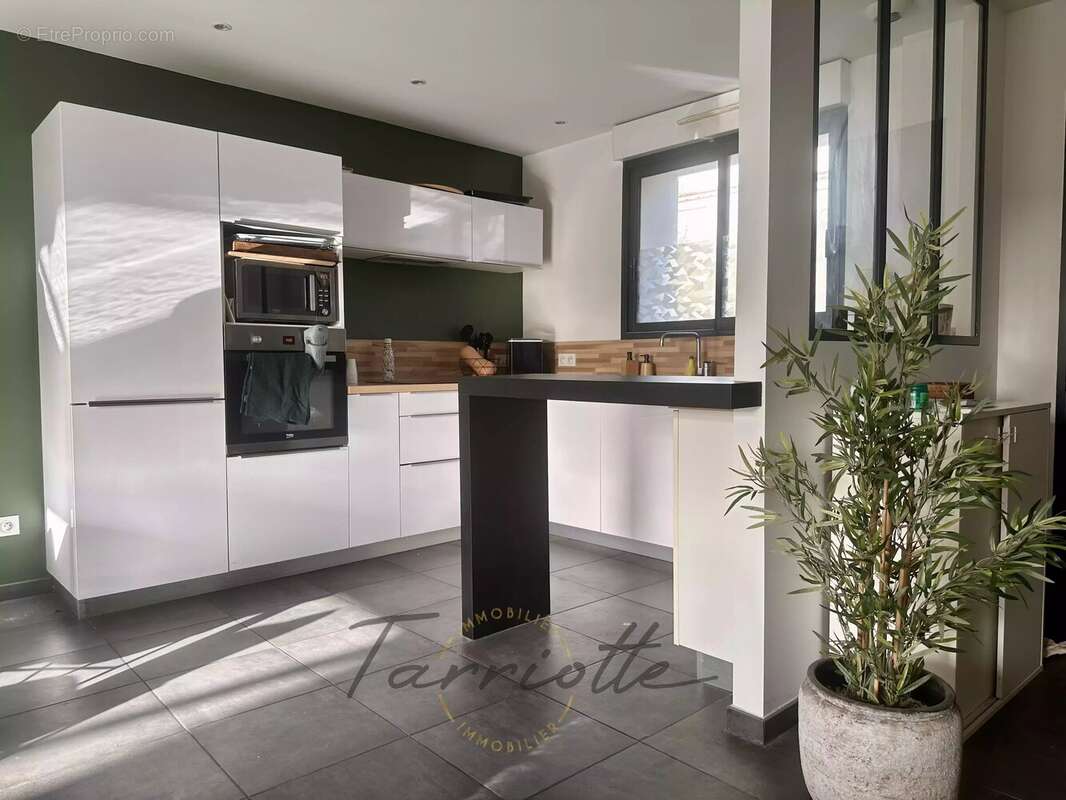 Maison à MALATAVERNE