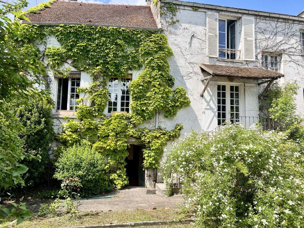 Maison à CONCHES-SUR-GONDOIRE