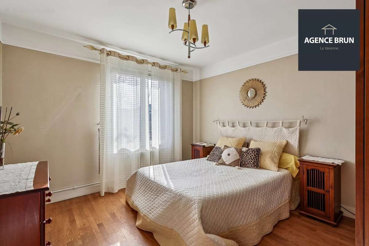 Appartement à SAINT-MAUR-DES-FOSSES