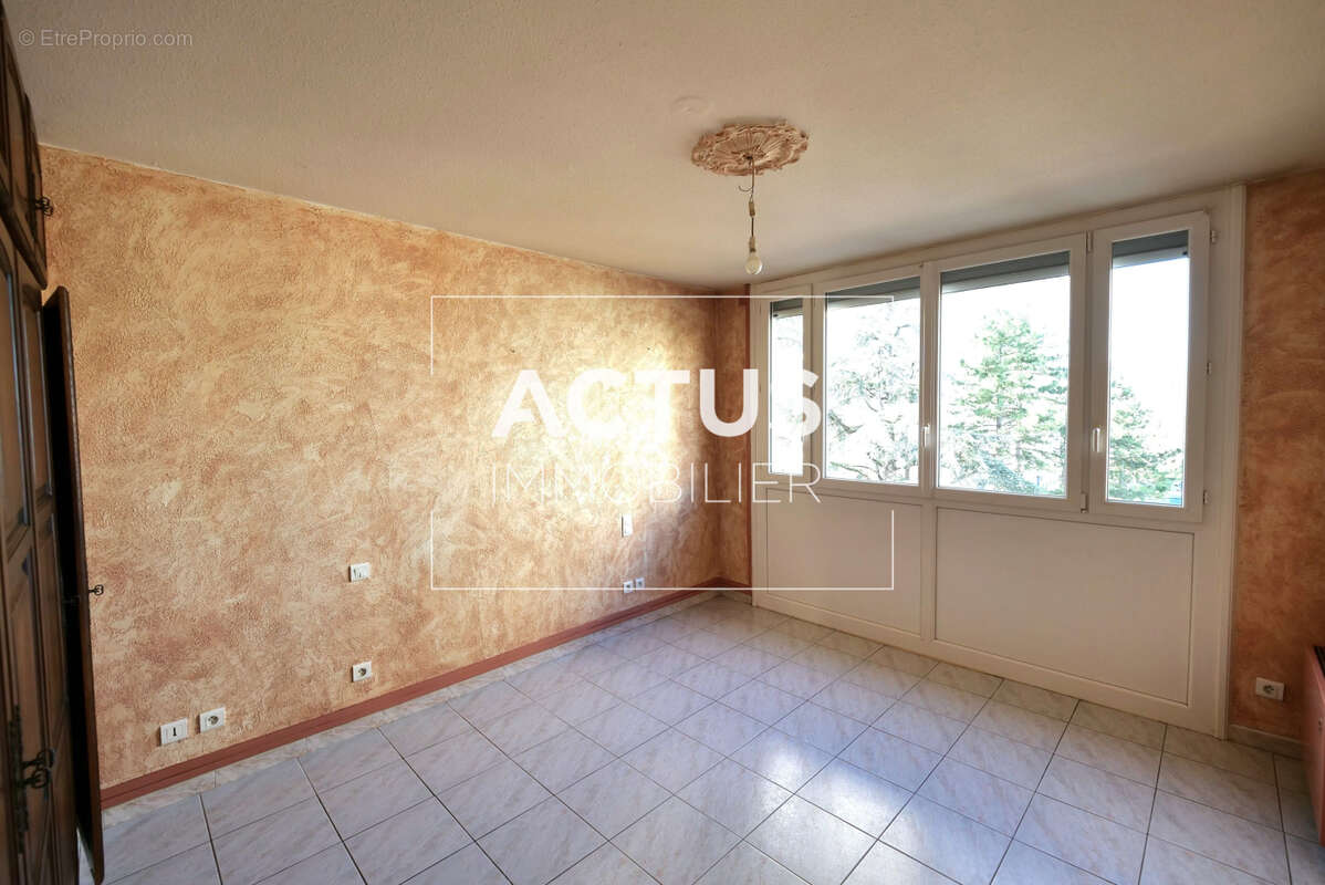 Appartement à SALON-DE-PROVENCE