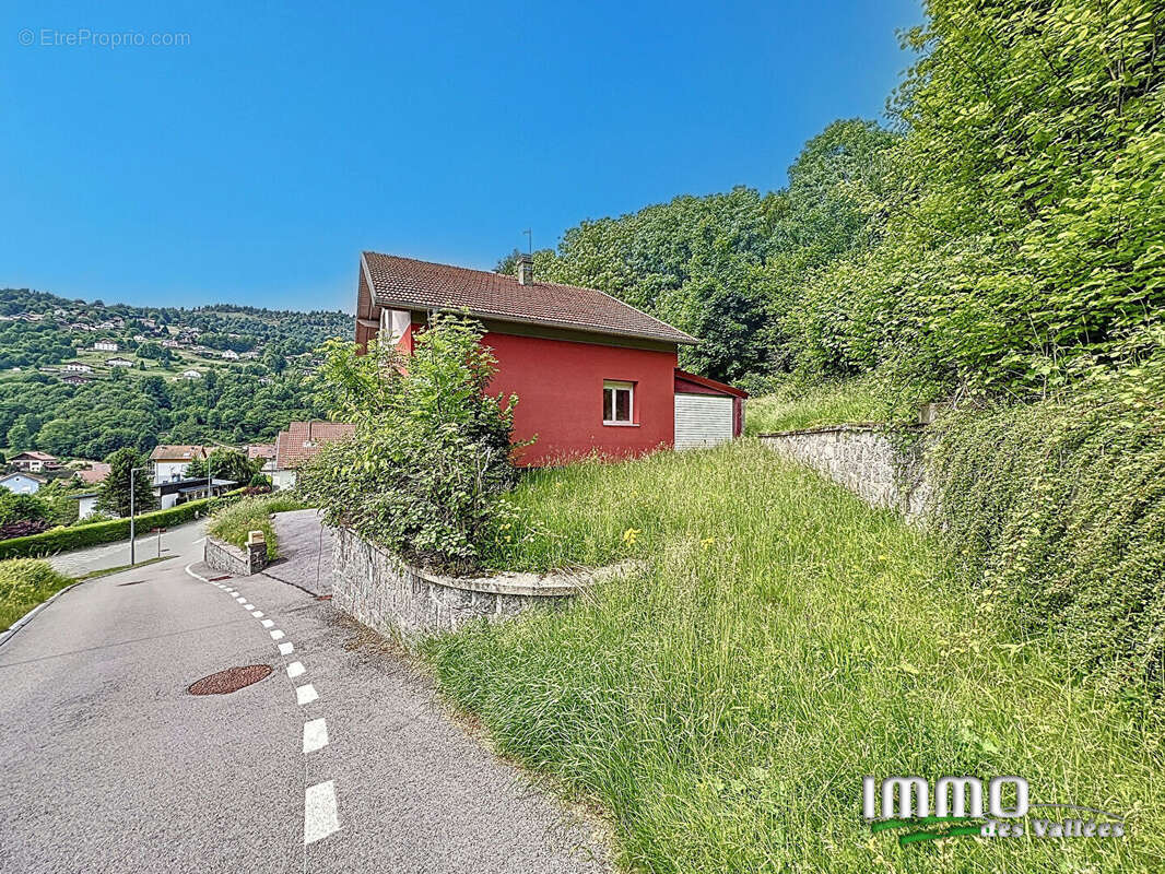 Maison à LA BRESSE