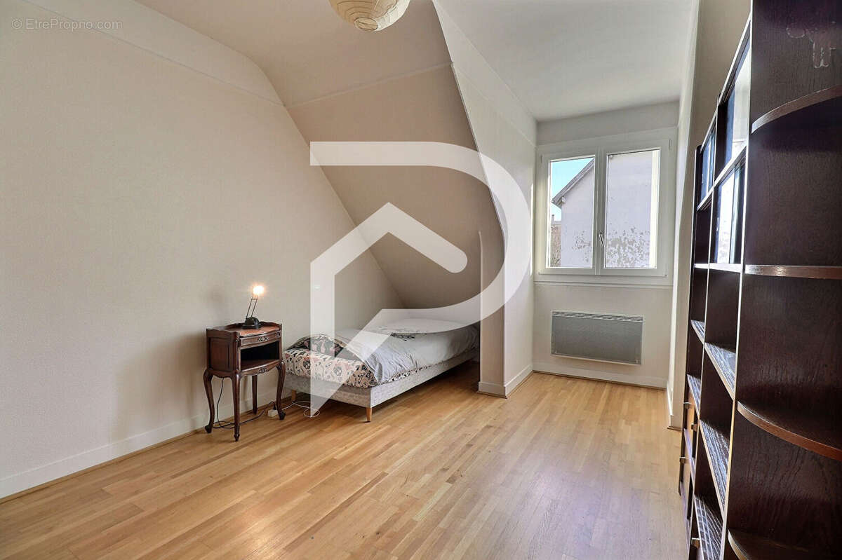 Maison à MAISONS-LAFFITTE