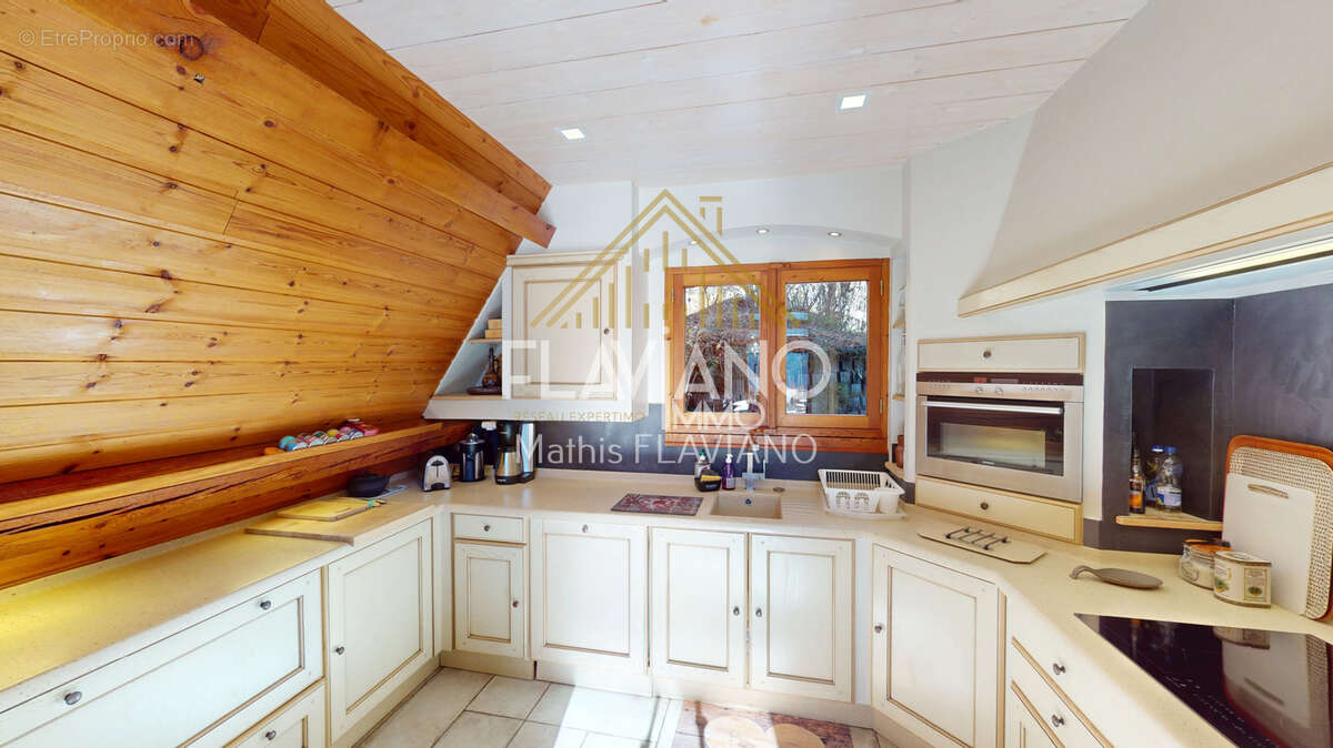 Maison à UVERNET-FOURS