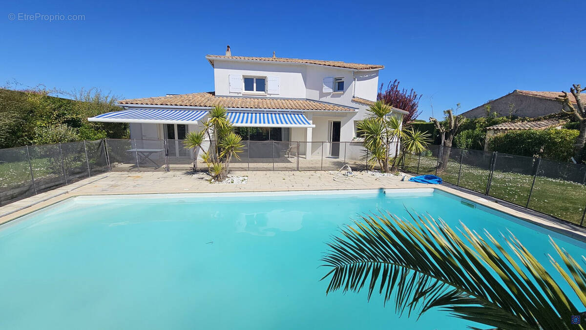 Maison à VAUX-SUR-MER