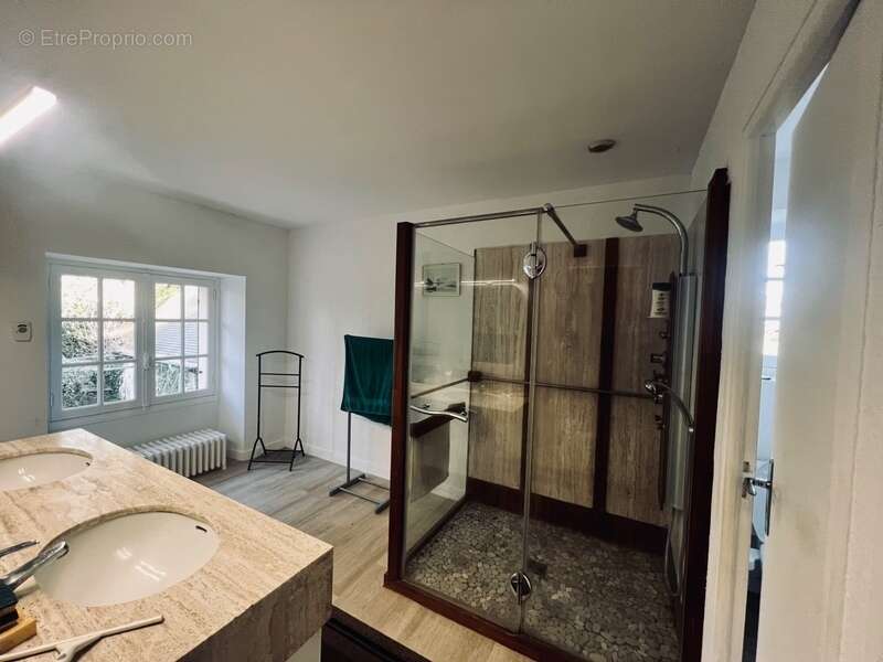 Maison à VAUX-SUR-VIENNE