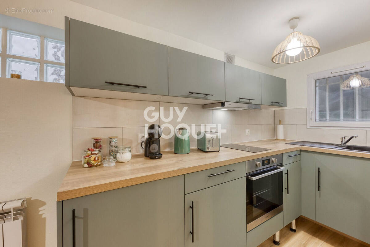 Appartement à LES PAVILLONS-SOUS-BOIS