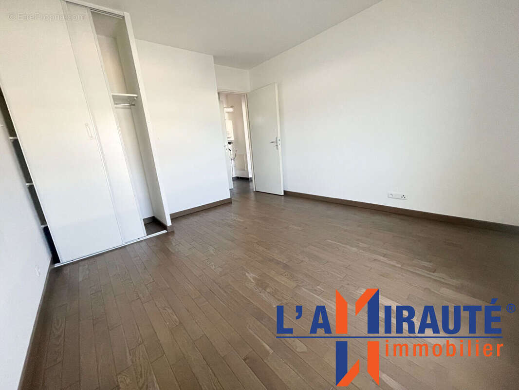 Appartement à SARTROUVILLE