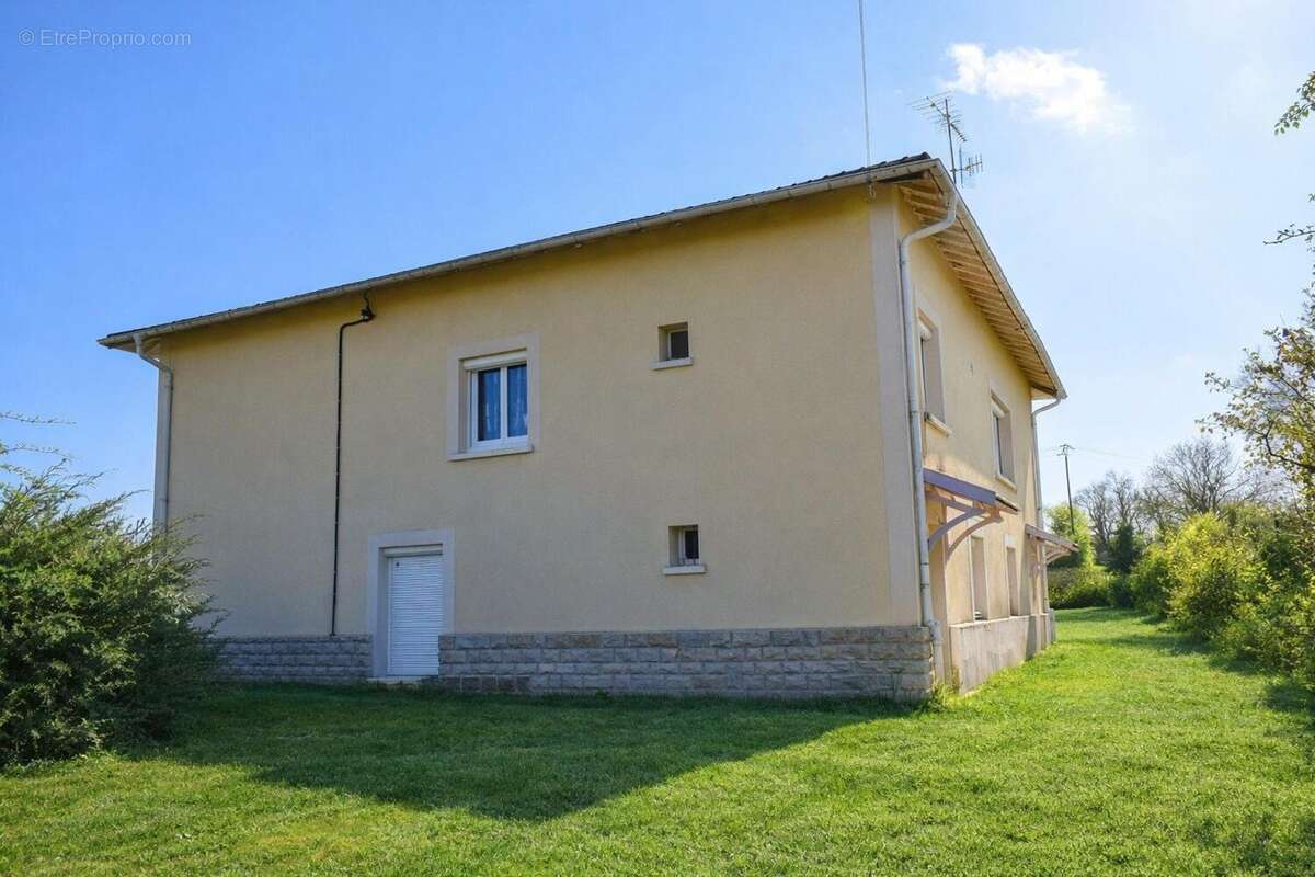 Photo 3 - Maison à PRISSE