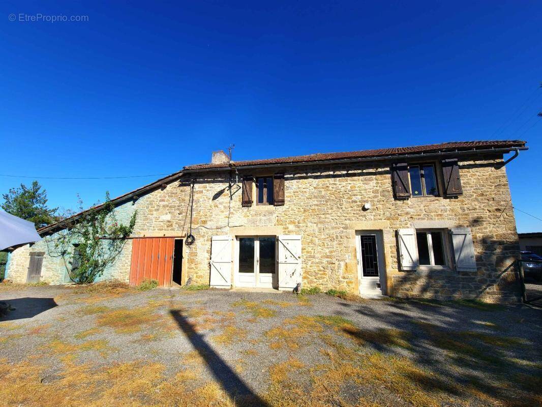 Maison à LACAPELLE-LIVRON