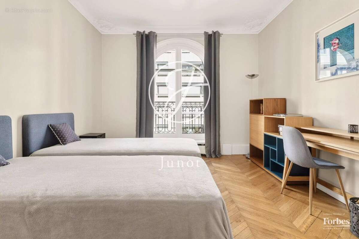 Paris 16e - AUTEUIL - Appartement - 4 pièces - 117,15m² Carrez - 2 chambres - photo 12
