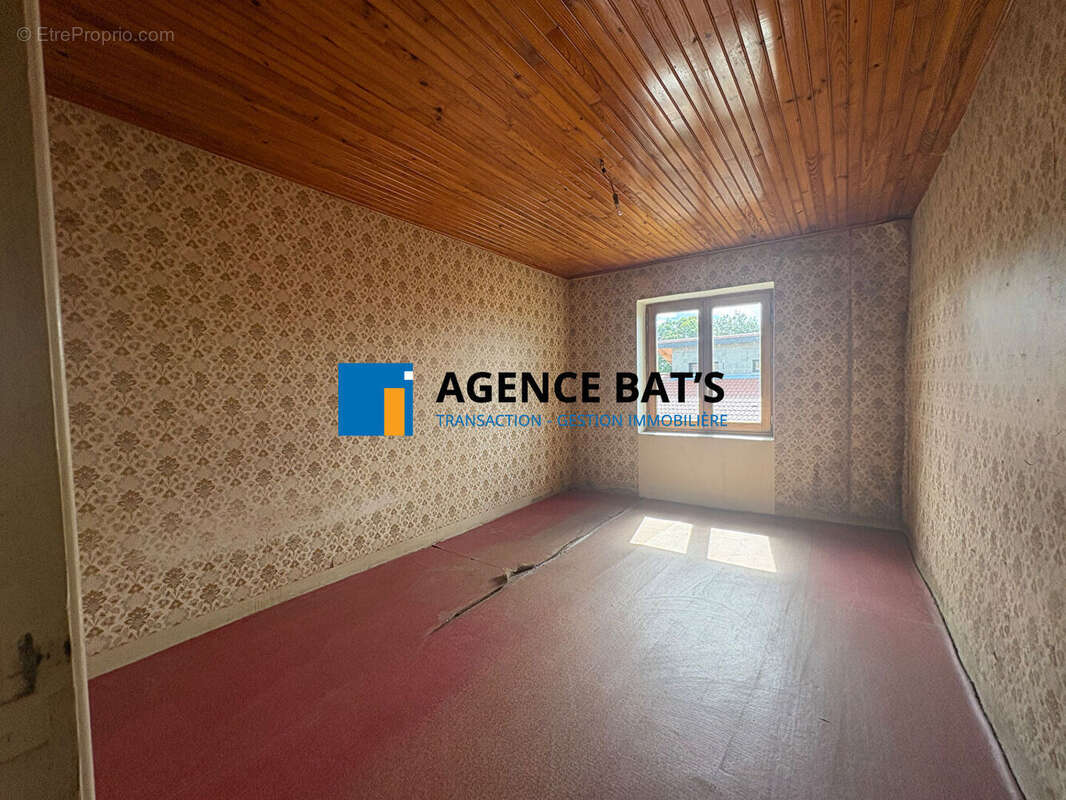 Photo 8 - Maison à SAINT-ROMAIN-LACHALM