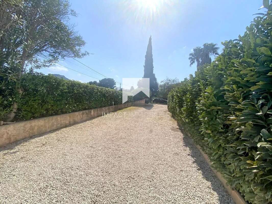 Maison à CARQUEIRANNE