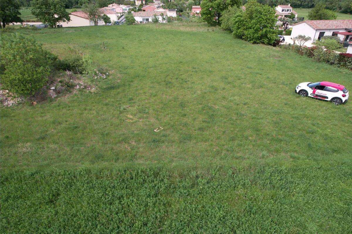 Terrain à BERRIAS-ET-CASTELJAU
