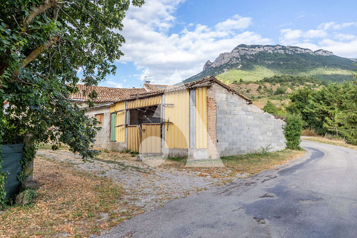 SIGOTTIER (05700) - Corps de ferme à rénover avec fort potentiel - photo 3