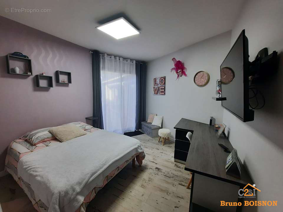 Maison à SAINT-CYR-SUR-LOIRE