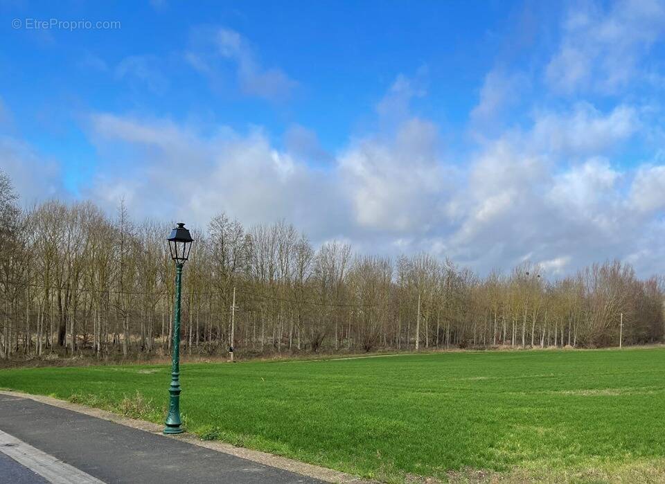 Terrain à VICQ