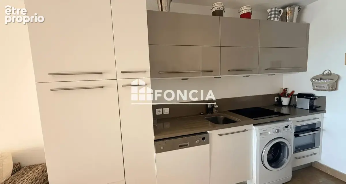Appartement t2 bis face mer avec petite plage privative - superbe sejour - stationnement extérieur - photo 4