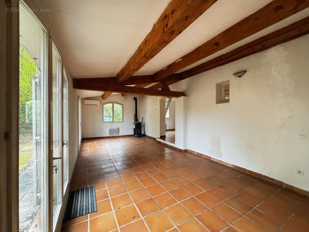 Maison à CHATEAUNEUF-LE-ROUGE