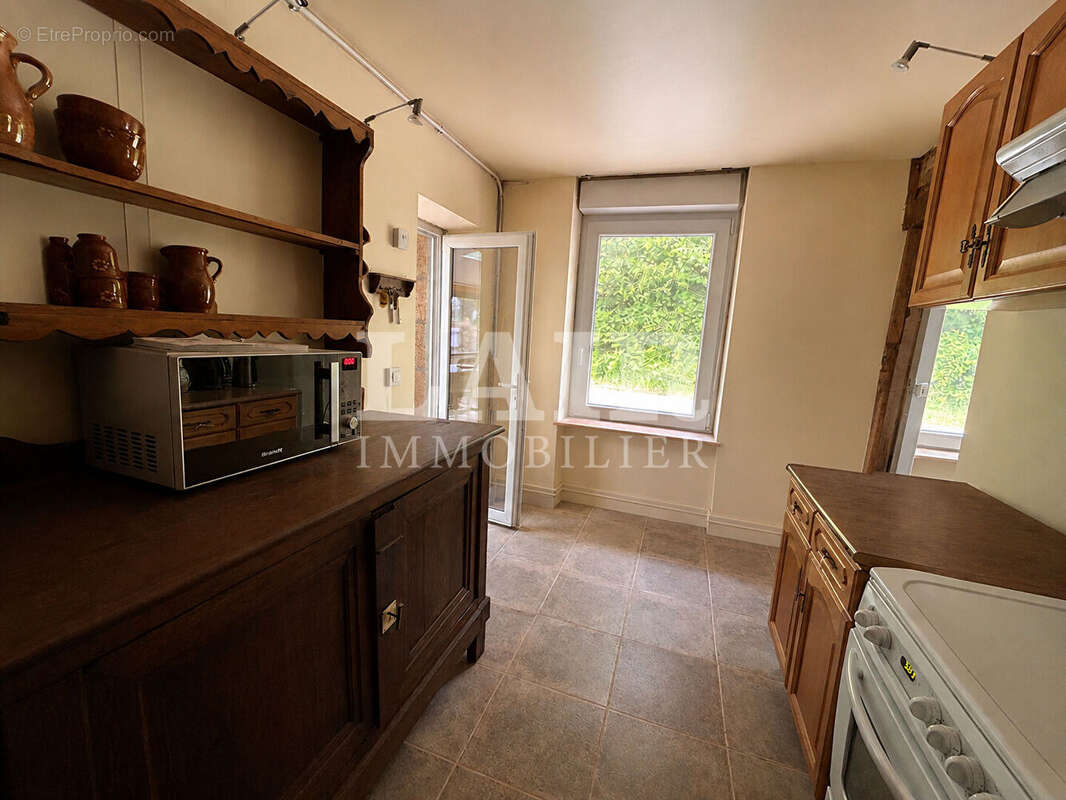 Maison en pierres à vendre à Saint Fraimbault - Ref O15269 - photo 5