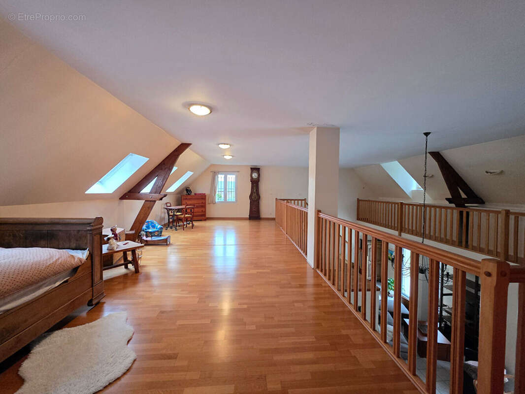 Maison à CREVECOEUR-LE-GRAND