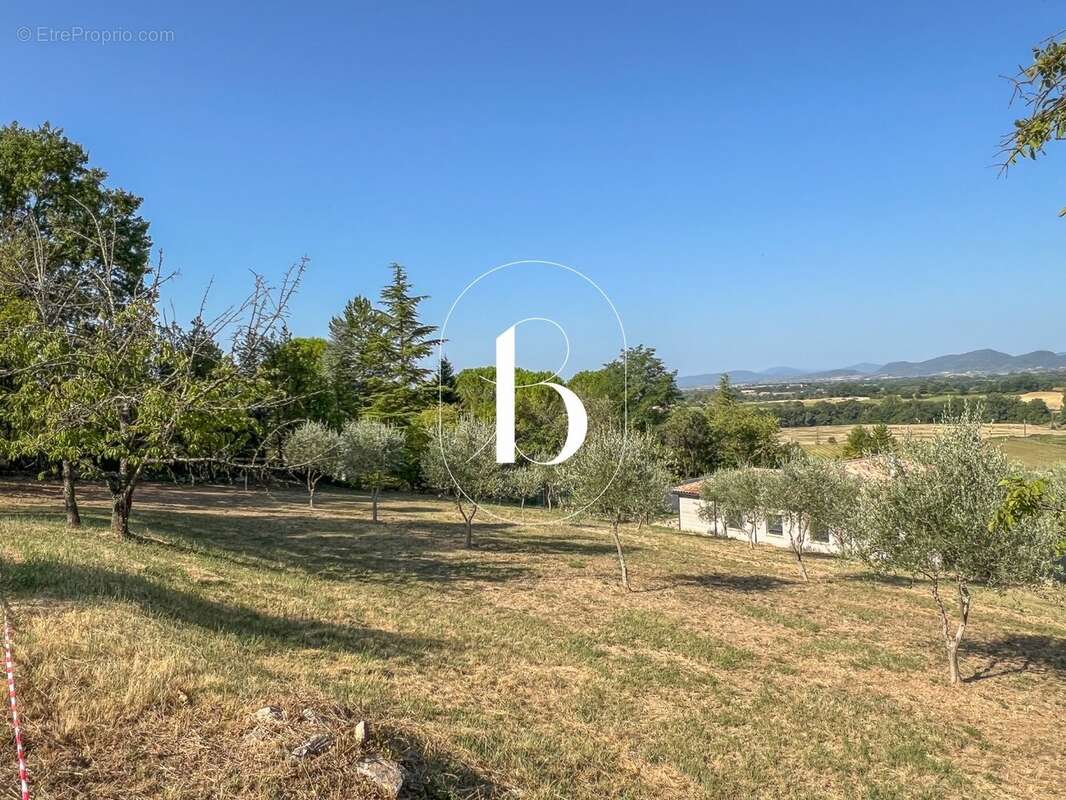 Terrain à BARJAC