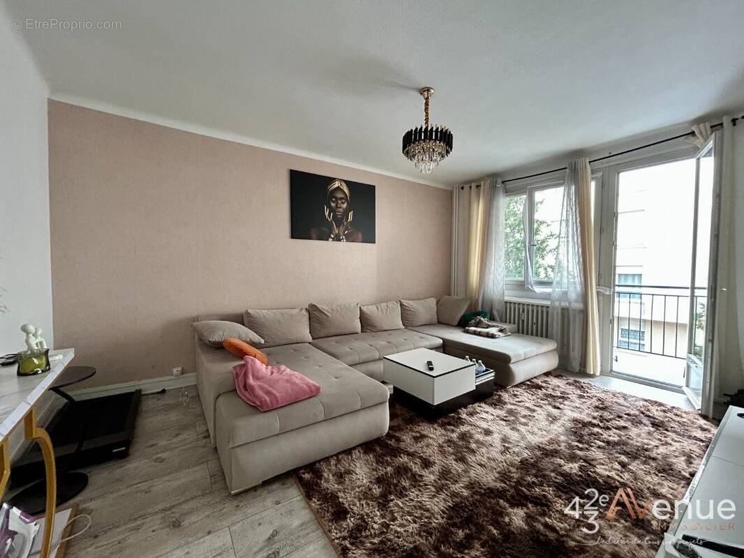 Appartement à SAINT-ETIENNE